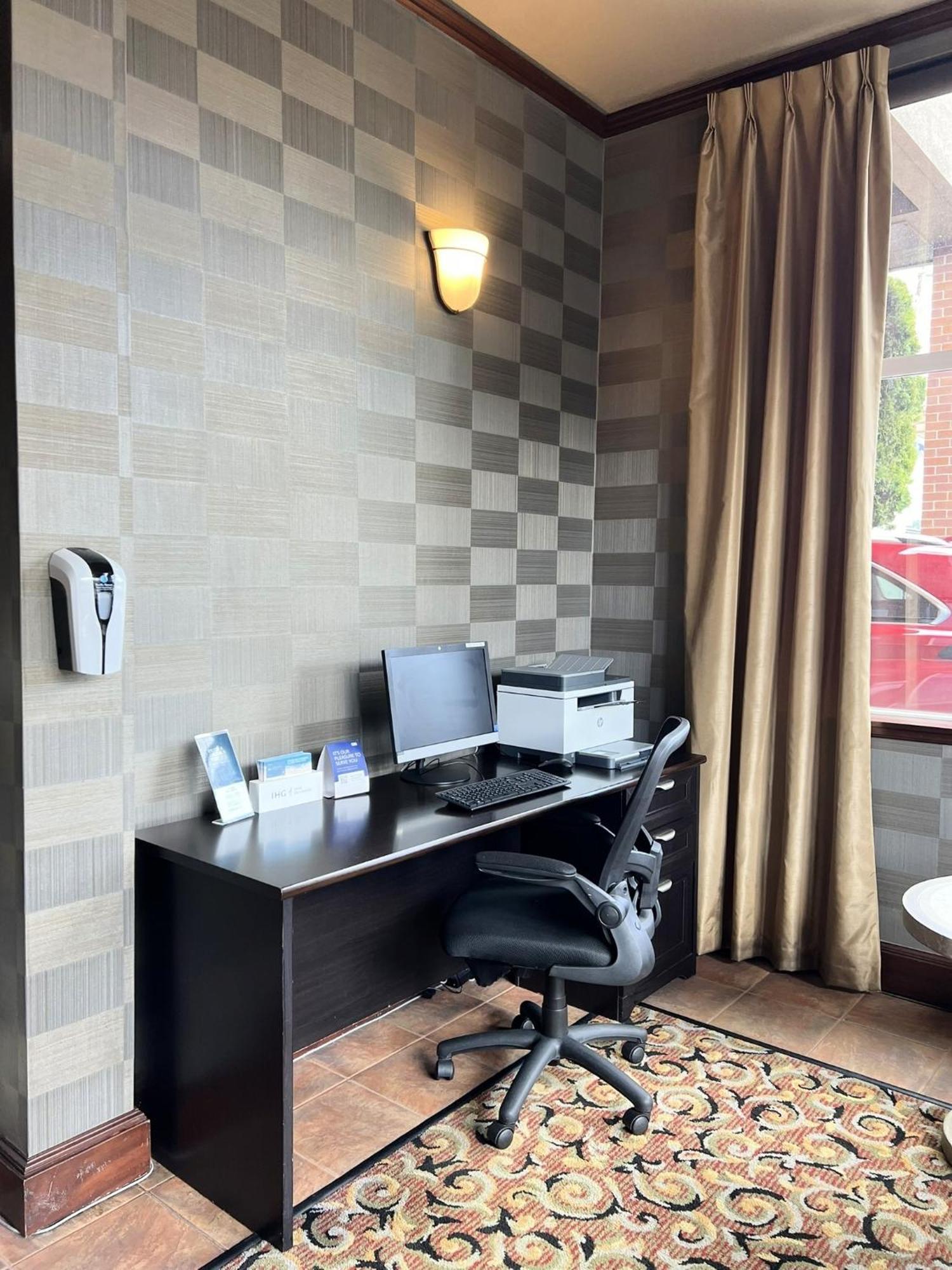 Holiday Inn Express Hotel & Suites Portland-Northwest Downtown By Ihg Extérieur photo